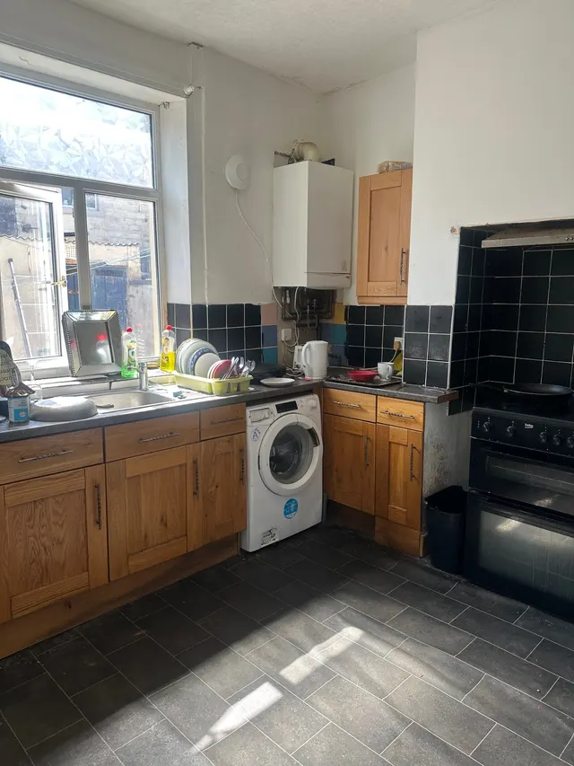 Photo 2 — 229 Briercliffe Road, Burnley, UK, BB10 1UR