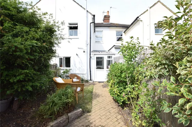 Queens Road, Farnborough, Hampshire, GU14 6JW, photo 1