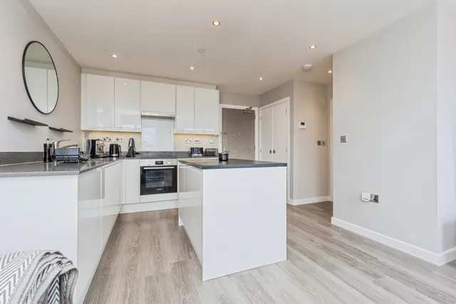 Ashley Road, Altrincham, WA14, photo 3