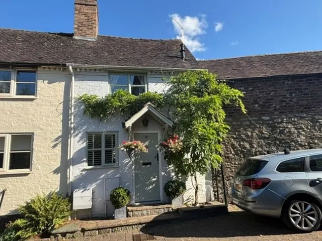 10 St. Milburga's Row, Much Wenlock, Shropshire TF13 6ER, photo 1