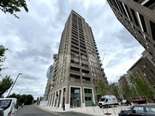 Acton, London, W3, photo 1