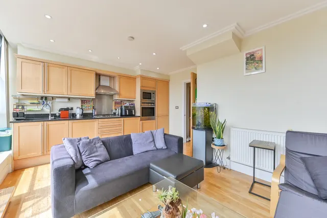 Flat 28, 1 Point Wharf Lane, Brentford, photo 1