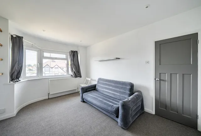 Photo 2 — Wrythe Lane, Carshalton, SM5 2RP