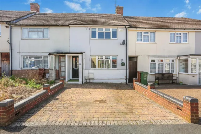 Huntingdon Gardens, Worcester Park, KT4 8TF, photo 1
