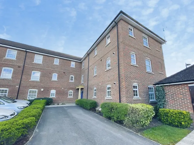 Sherfield Park, photo 1