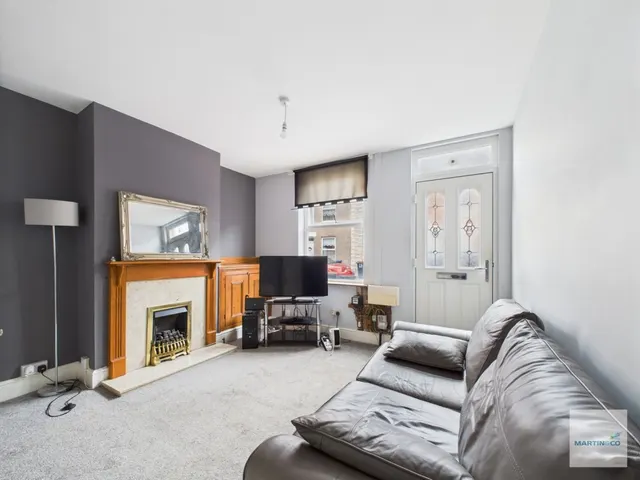 Carlingford Road, Hucknall, NG15, photo 2