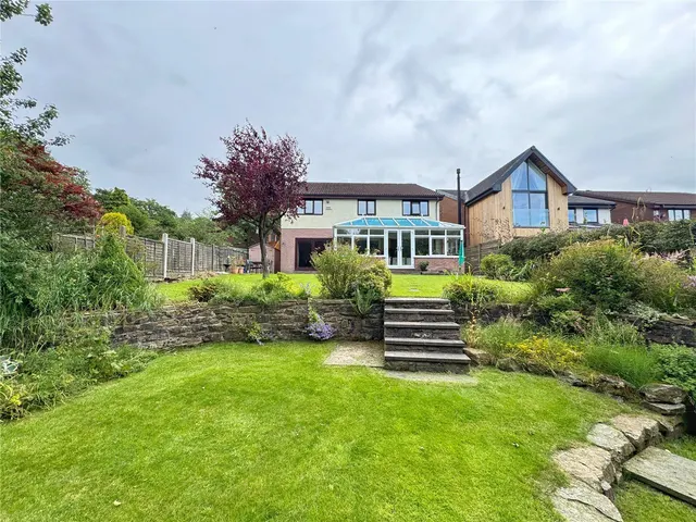 Foxwell Close, Haslingden, BB4, photo 1