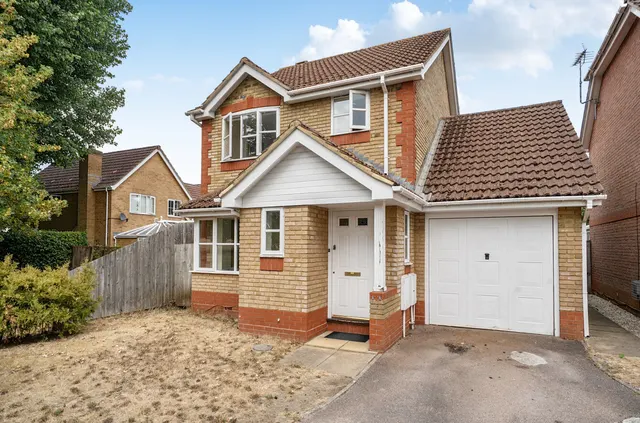 Sycamore Road, Farnborough, Hampshire, GU14 6PH, photo 1