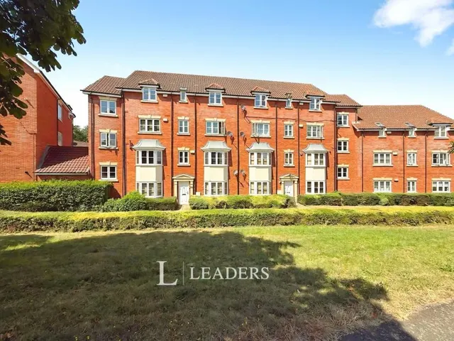 Woodall Close, Middleton, MK10, photo 1