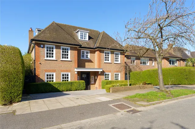 Church Mount, Hampstead Garden Suburb, London, N2 0RP, photo 1
