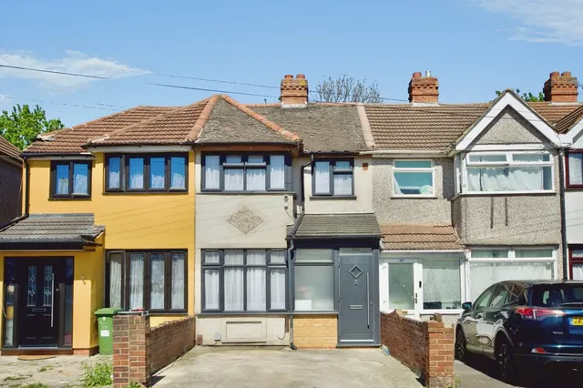 Oval Road North, Dagenham, RM10, photo 1