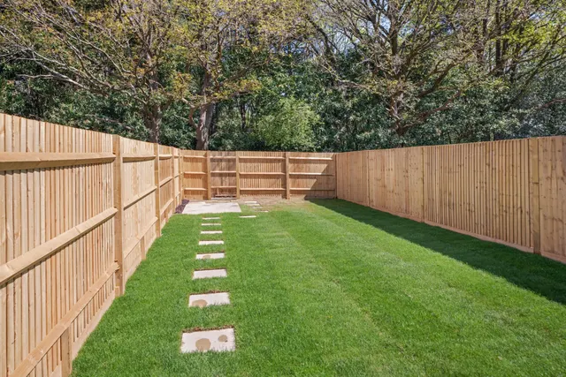 Burstow Grove, Off Haroldslea Drive, RH6, photo 3