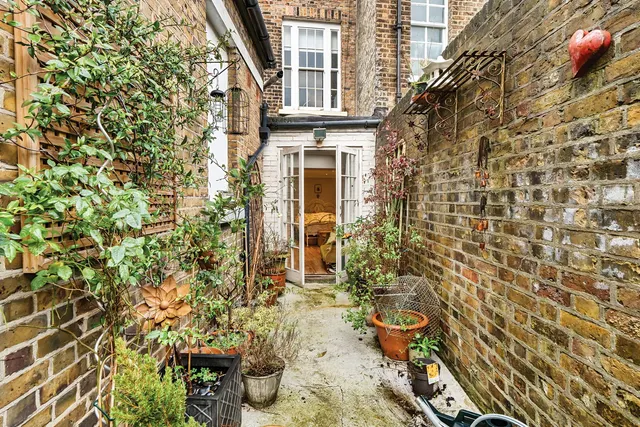 Photo 3 — Kennington Road, London, SE11