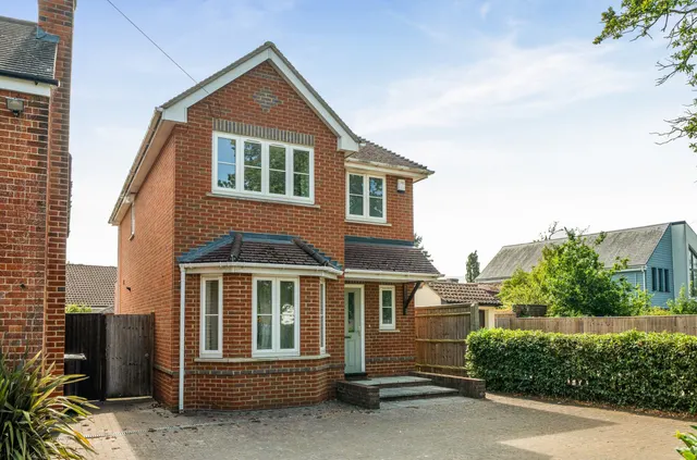 Finchampstead Road, Wokingham, Berkshire, RG41 2NU, photo 1