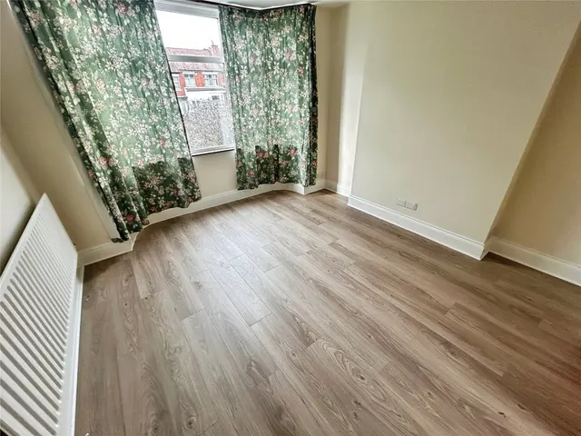 Queen Isabels Avenue, Cheylesmore, CV3, photo 2