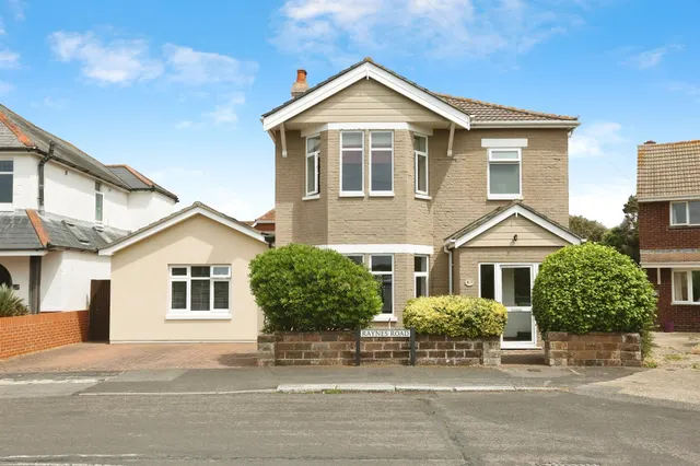Raynes Road, Lee-On-The-Solent, photo 1