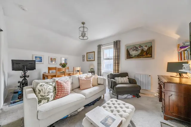 Pound Street, Newbury, RG14, photo 2