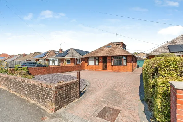Salisbury Road, Totton, Southampton, photo 1