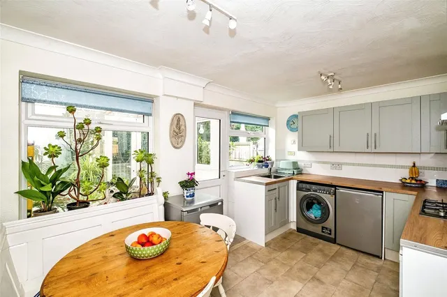 Breach Close, Steyning, BN44, photo 3