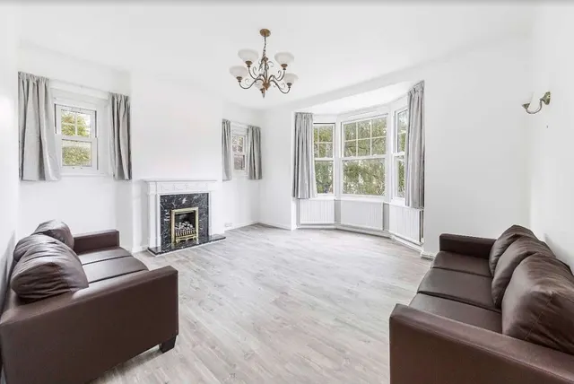 Northcote Avenue, London, W5 3UT, photo 1