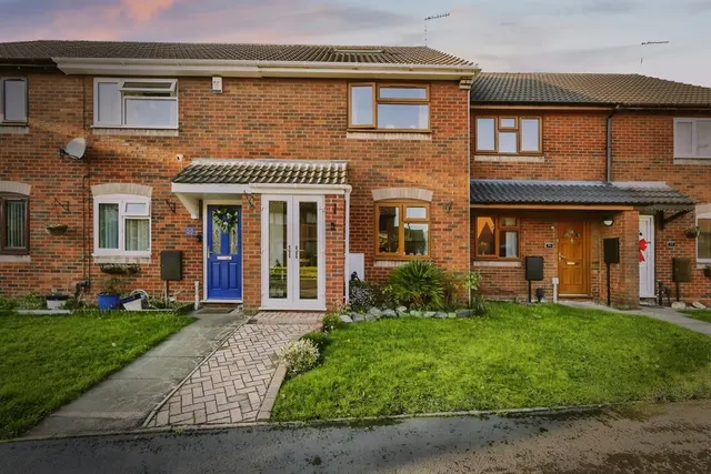 Mallard Drive, OLDBURY, photo 1