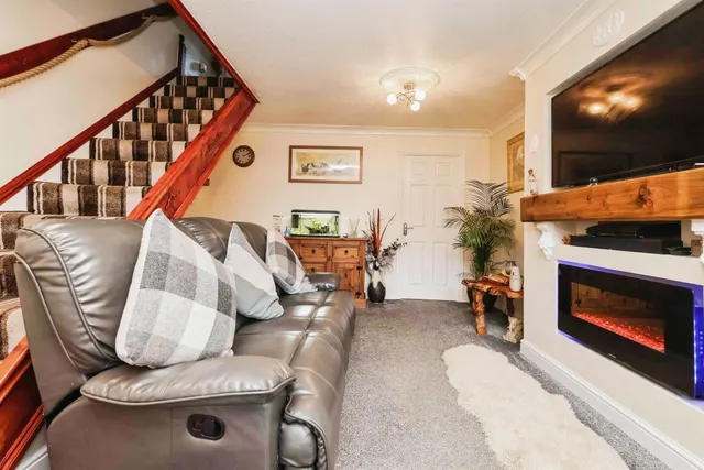 Photo 3 — Mallard Drive, OLDBURY