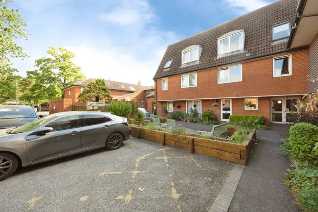 Wey Hill, Haslemere, GU27, photo 2