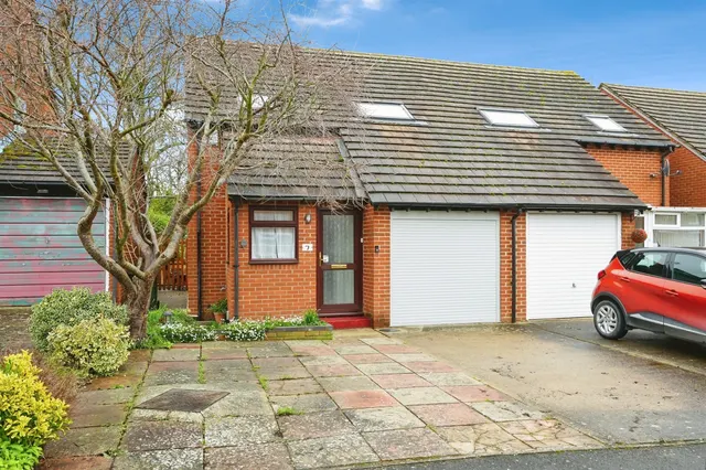 Balmoral Road, Didcot, photo 1