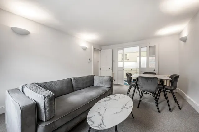 Gower Mews, Bloomsbury, WC1E, photo 1