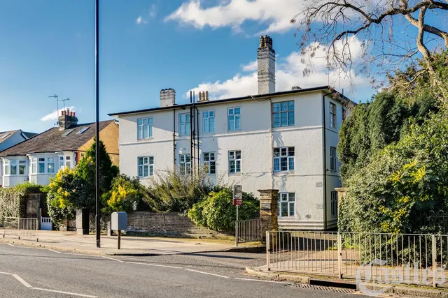 Middle Lane, N8, photo 1