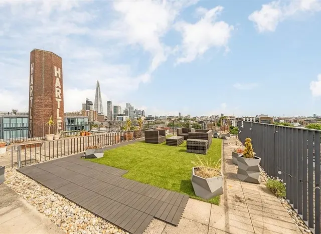 Photo 2 — Green Walk, London Bridge, SE1
