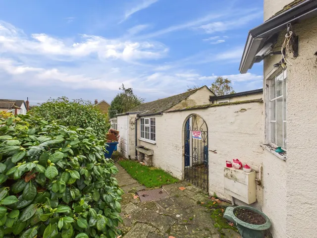 Shepperton, Surrey, photo 3