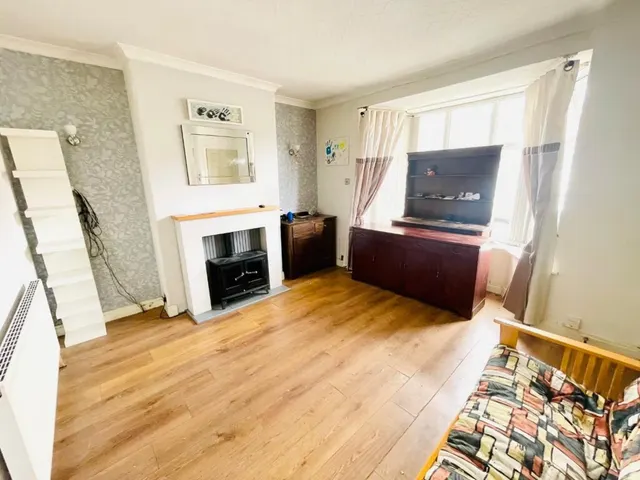 Luton Street, Cowlersley, HD4, photo 2