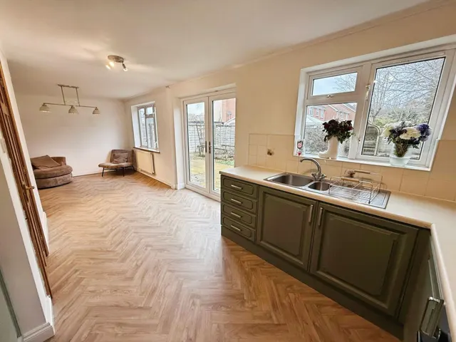 Chiswick Court, Muxton, TF2, photo 3