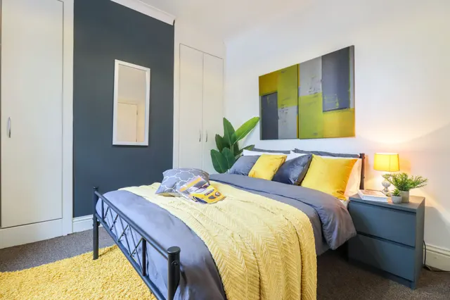 Photo 3 — 111 Lynton Road, London