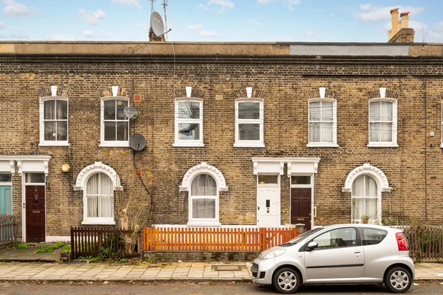 Photo 2 — 111 Lynton Road, London
