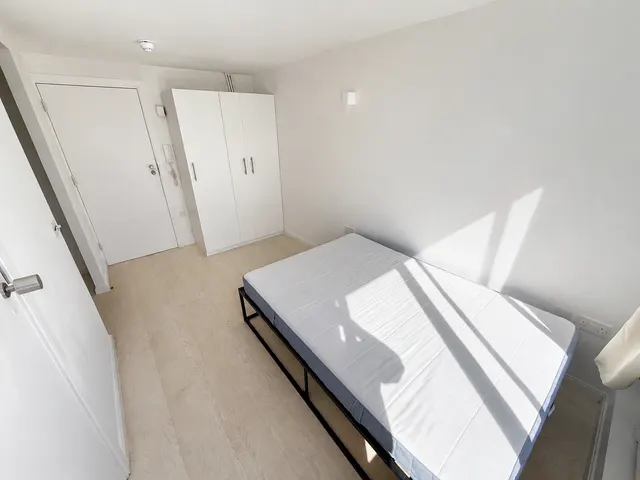College Road, Harrow, HA1, photo 1