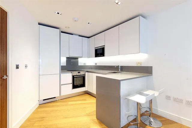 1 bedroom flat, Longfield Avenue, London, W5