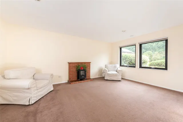 Dalestones, West Hunsbury, NN4, photo 2