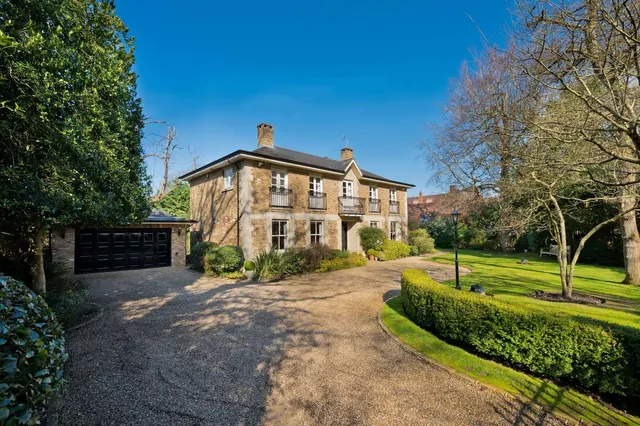 Burwood Road, Hersham, Walton-on-Thames, Surrey, KT12 4AS, photo 1
