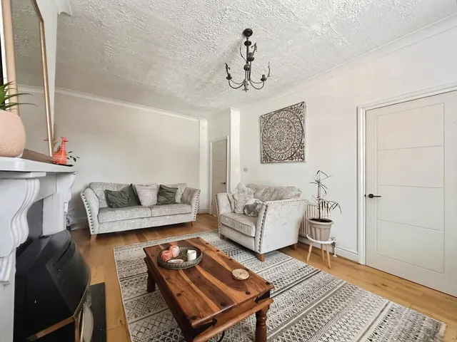 Rodley Lane, Leeds, LS13, photo 2