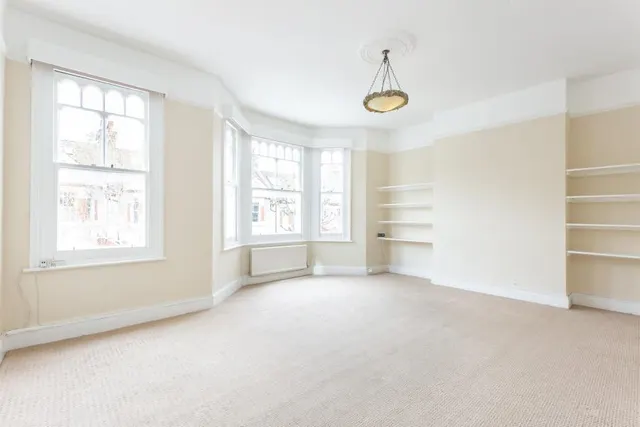Bowood Road, London, SW11, photo 1