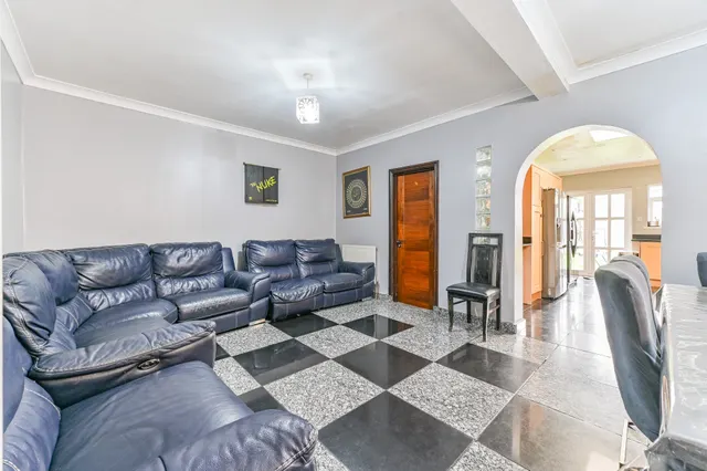 Photo 3 — 103 Mayfield Road, Thornton Heath