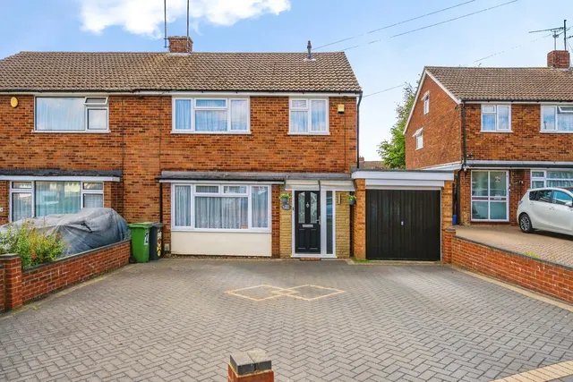 Calverton Road, Luton, Bedfordshire, LU3, photo 1