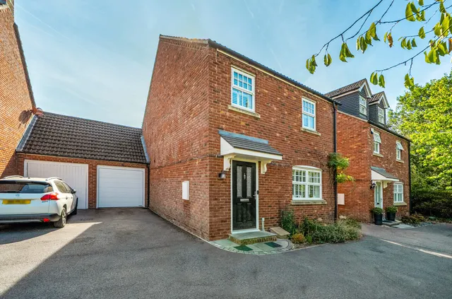 Photo 2 — Damson Drive, Mortimer, Reading, Berkshire, RG7 3WZ