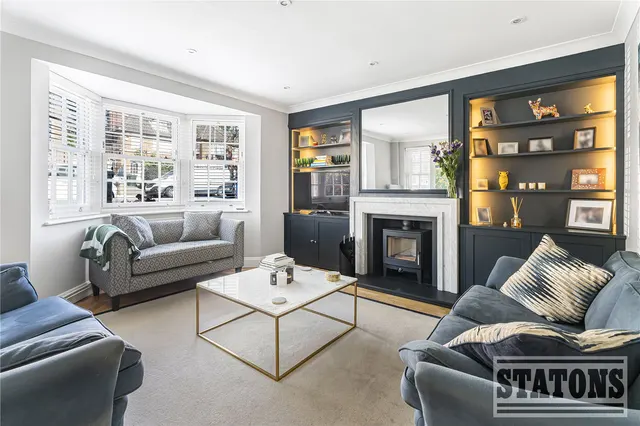 Photo 2 — Southway, London, N20 8DE