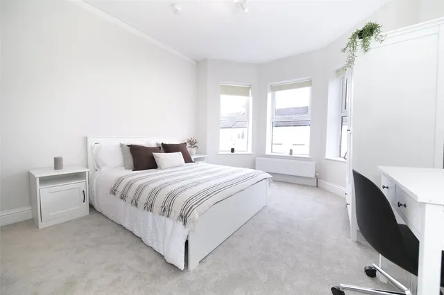 1 bedroom flat, Grosvenor Road, Aldershot, GU11