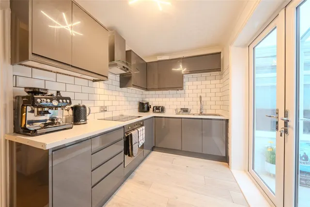 Troydale Grove, Pudsey, LS28, photo 3