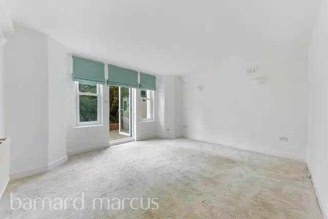 Upper Richmond Road, Putney, photo 1