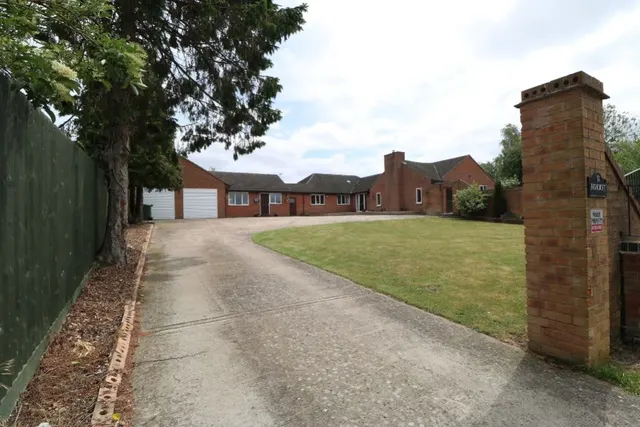 Back Lane, Colsterworth, NG33, photo 1